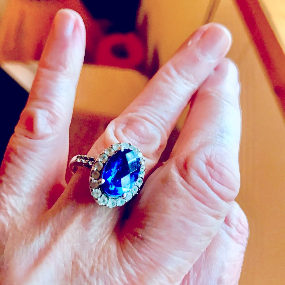 BEAUTIFUL SAPPHIRE AND WHITE TOPAZ RING 💍